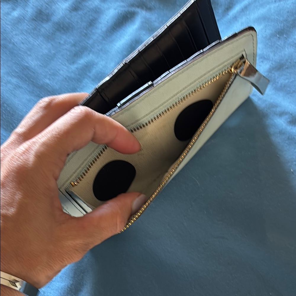 Kate Spade Cream Wallet with Structured Design - Picture 5 of 6